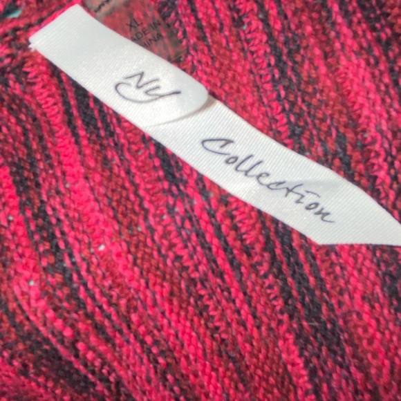 Elegant Women’s 100% Cotton Sweater. Pair with black jeans or a long skirt. - Picture 3 of 3